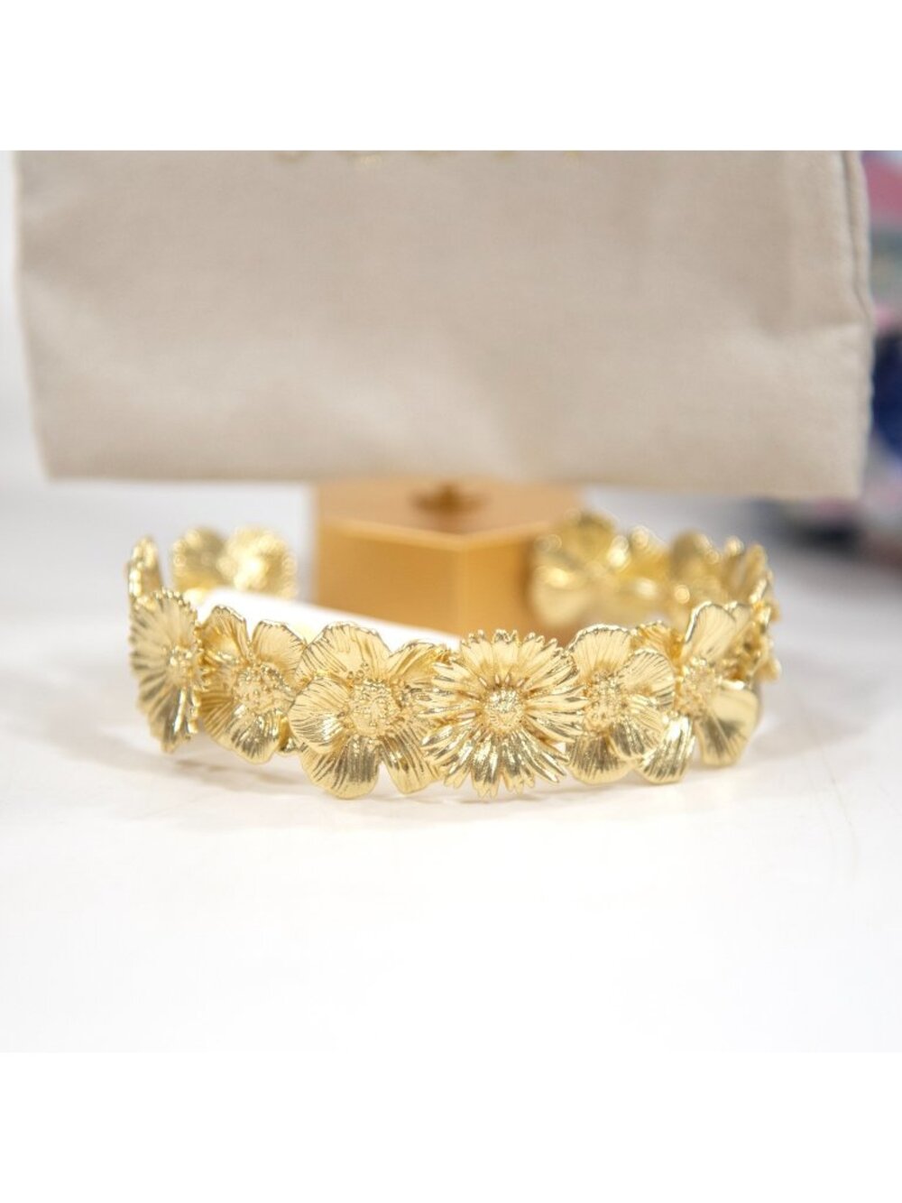 Kendra Scott Cailey 3D Flower Gold Cuff Bangle Bracelet NWT $150